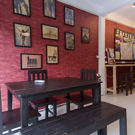 Mana Hostel Bangkok Bagian luar foto