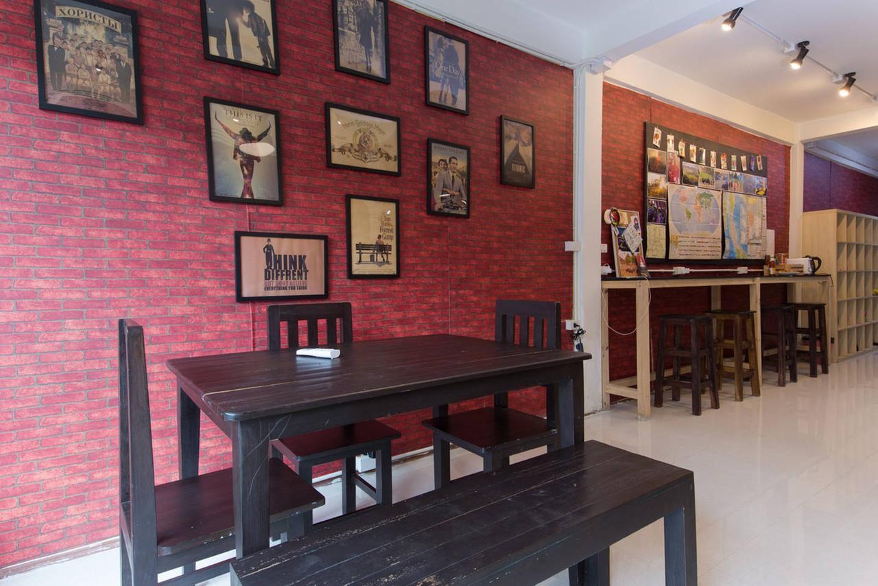 Mana Hostel Bangkok Bagian luar foto