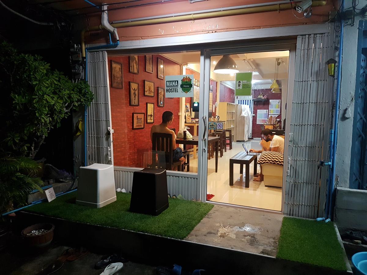 Mana Hostel Bangkok Bagian luar foto
